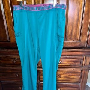 Hunter Green Med Couture Women’s Scrub Pants